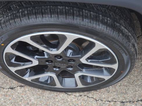 Used 2018 Jeep Compass Limited image 24