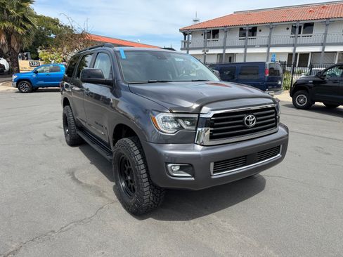 Used 2018 Toyota Sequoia SR5 image 13