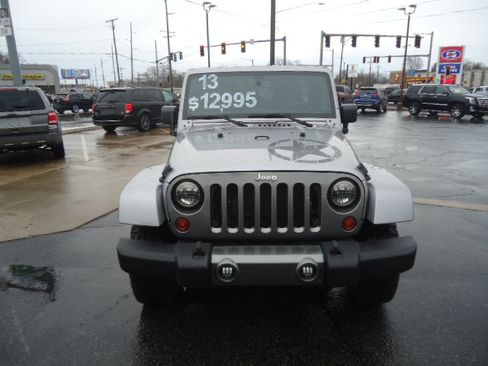 Used 2013 Jeep Wrangler Freedom Edition image 12