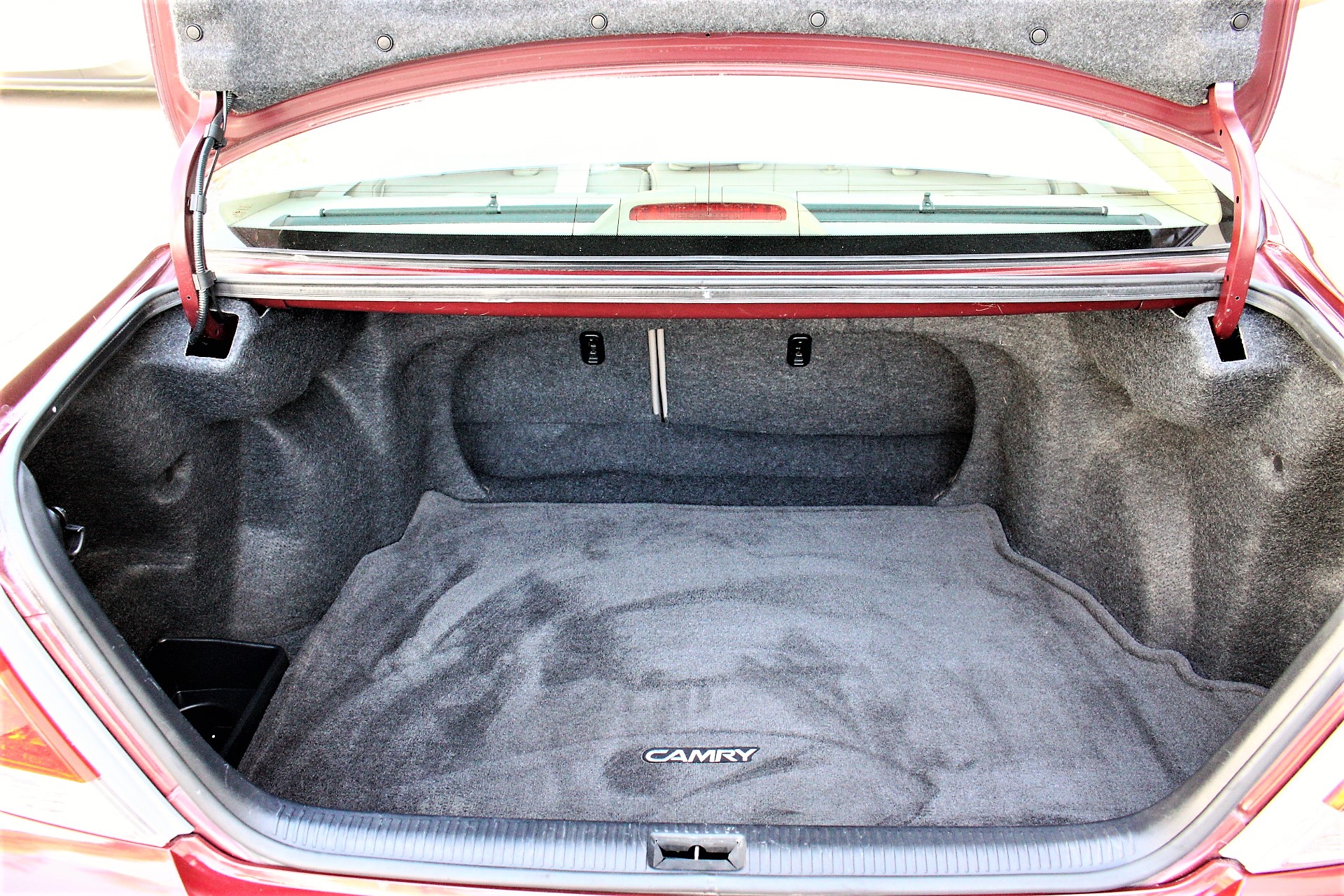 Used 2005 Toyota Camry XLE FWD image 9