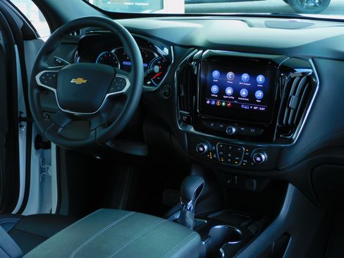 Used 2023 Chevrolet Traverse LT image 26