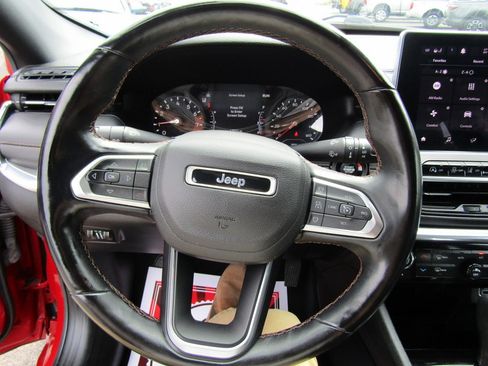 Used 2022 Jeep Compass 4WD Limited image 19