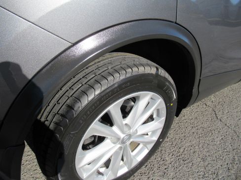 Used 2017 Nissan Rogue Sport SV image 23