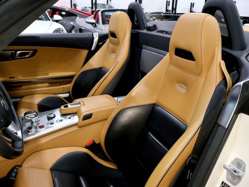 Used 2012 Mercedes-Benz SLS AMG image 22
