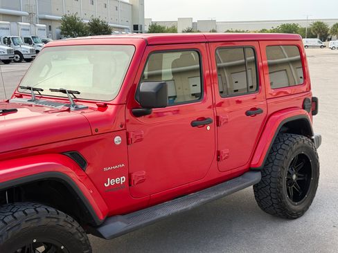 Used 2019 Jeep Wrangler 4WD Unlimited Sahara image 22