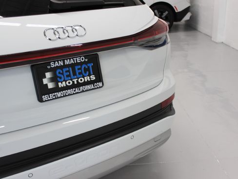 Used 2023 Audi Q4 e-tron Premium Plus image 9