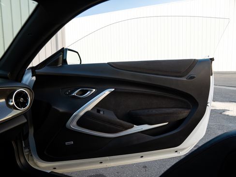 Used 2020 Chevrolet Camaro ZL1 image 33