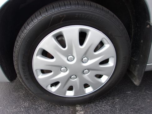 Used 2010 Chevrolet HHR LT w/ 1LT FWD image 9