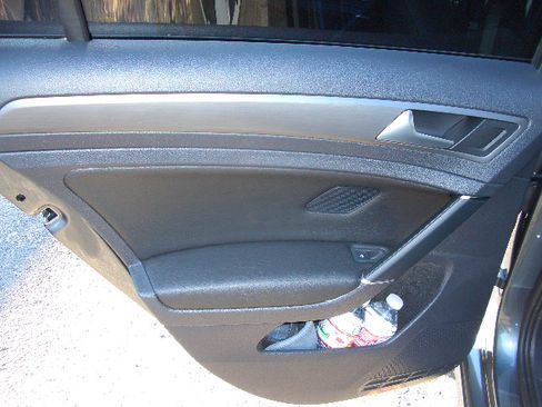 Used 2019 Volkswagen Golf 4-Door FWD image 29