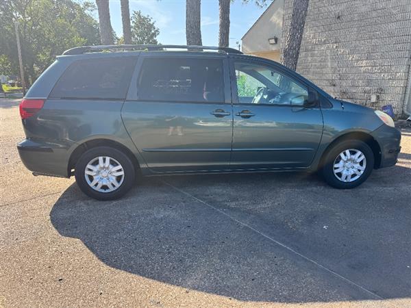 Used 2005 Toyota Sienna CE FWD image 4