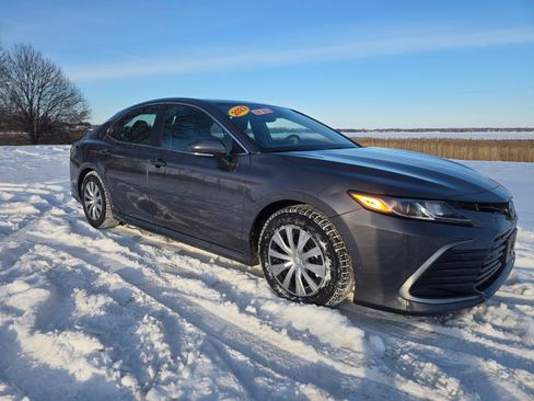 Used 2023 Toyota Camry LE image 21