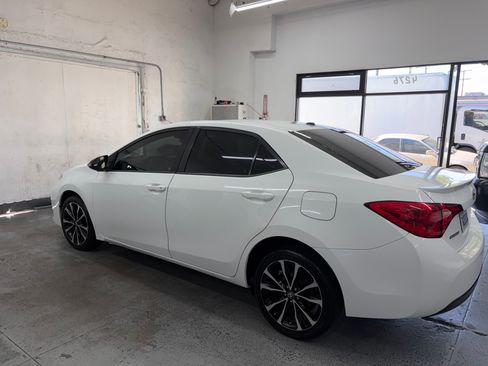 Used 2017 Toyota Corolla SE Sedan FWD image 4