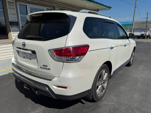 Used 2015 Nissan Pathfinder AWD/4WD image 5