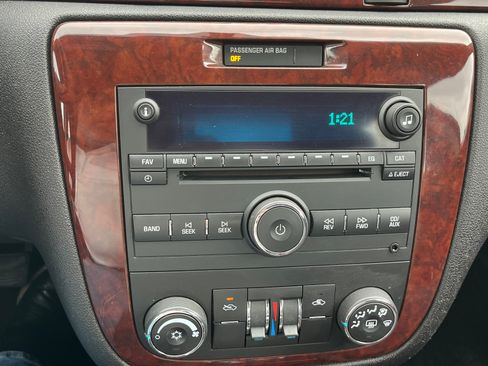 Used 2010 Chevrolet Impala LS FWD image 6