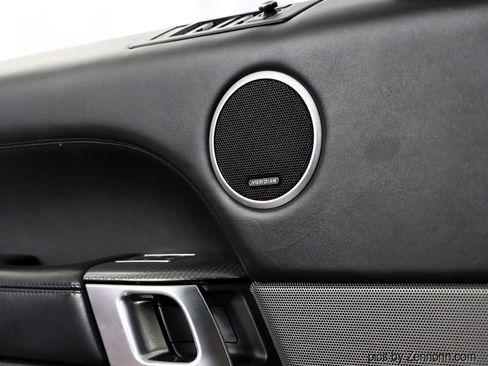 Used 2017 Land Rover Range Rover Sport SVR image 28