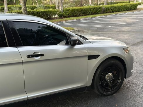 Used 2016 Ford Taurus image 51