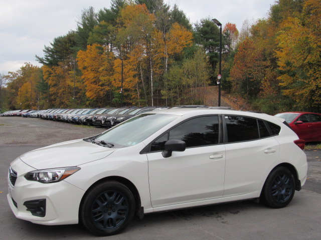 Used 2017 Subaru Impreza 2.0i Hatchback AWD/4WD image 2