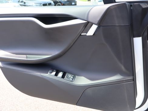 Used 2017 Tesla Model S 75 RWD image 23