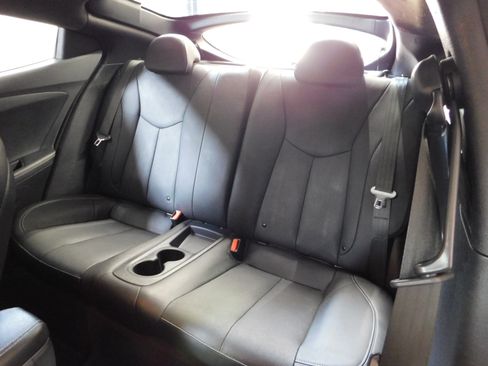 Used 2016 Hyundai Veloster Turbo image 11