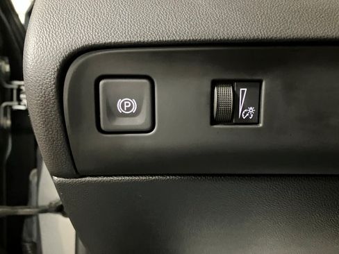 Used 2023 Buick Enclave Essence image 21