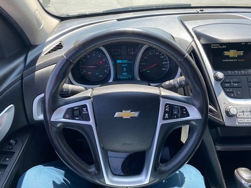 Used 2017 Chevrolet Equinox LT FWD image 10