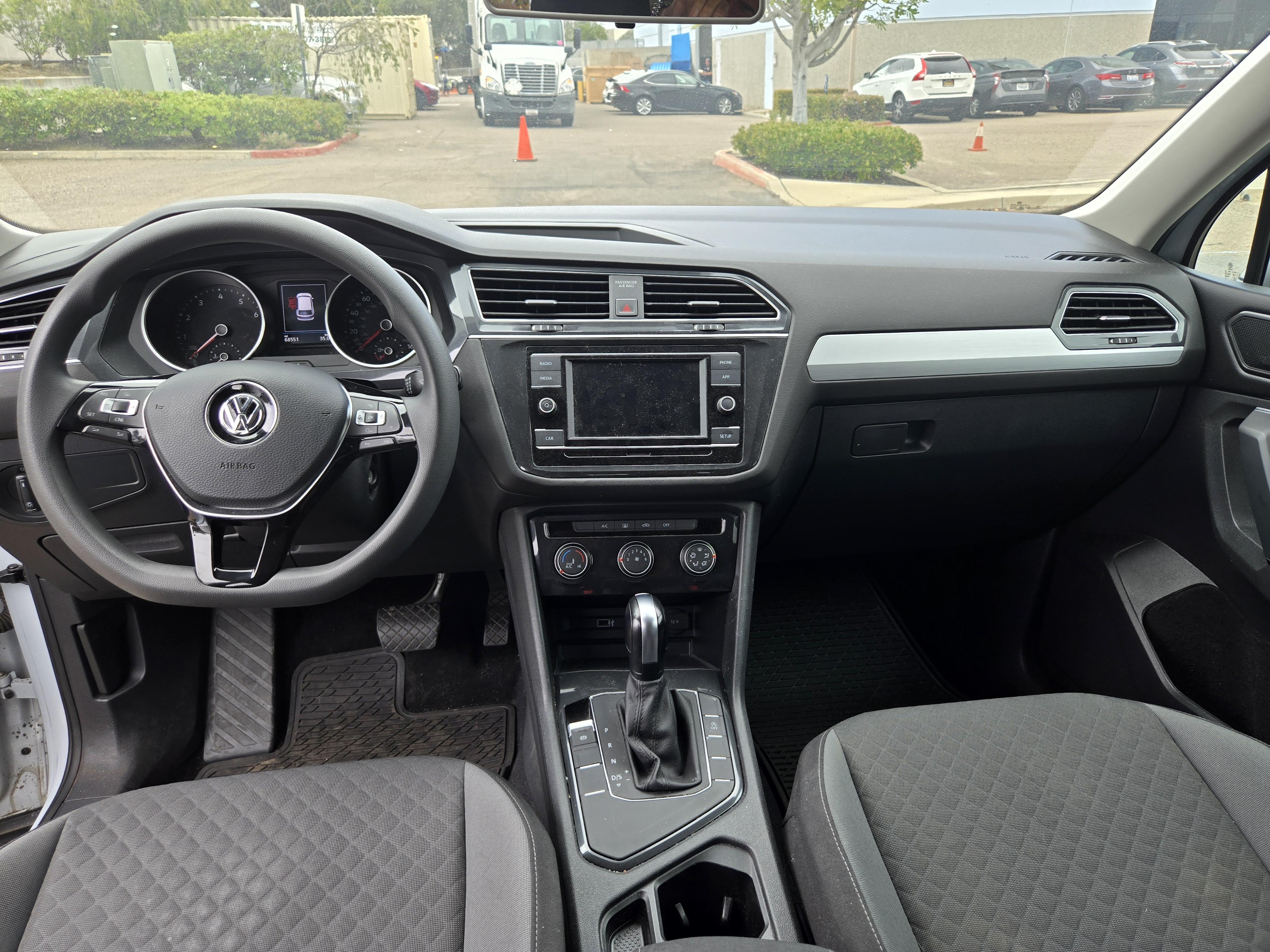 Used 2018 Volkswagen Tiguan FWD S image 9