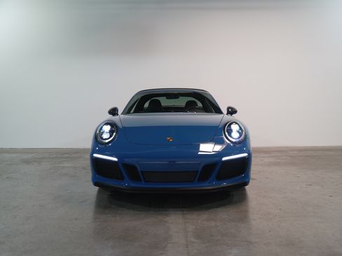 Used 2018 Porsche 911 Targa 4 GTS image 16