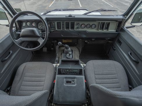 Used 1993 Land Rover Defender 110 image 10