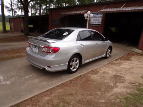 Used 2011 Toyota Corolla S Special Edition FWD image 4