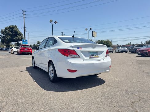 Used 2014 Hyundai Accent GLS image 5