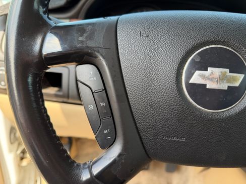 Used 2008 Chevrolet Suburban image 10