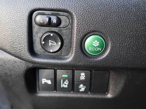 Used 2016 Honda Pilot Touring image 24