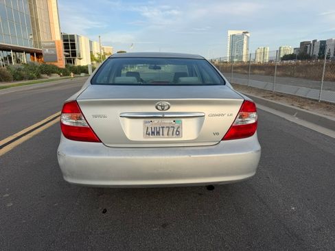 Used 2002 Toyota Camry LE FWD image 4