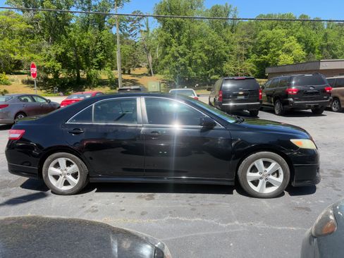 Used 2010 Toyota Camry FWD image 5