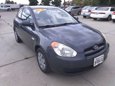 Used 2010 Hyundai Accent GS image 1