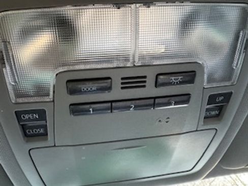 Used 2017 Toyota Highlander XLE image 23