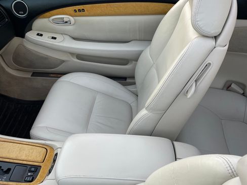 Used 2003 Lexus SC 430 Convertible RWD image 23
