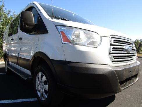 Used 2019 Ford Transit 250 image 7