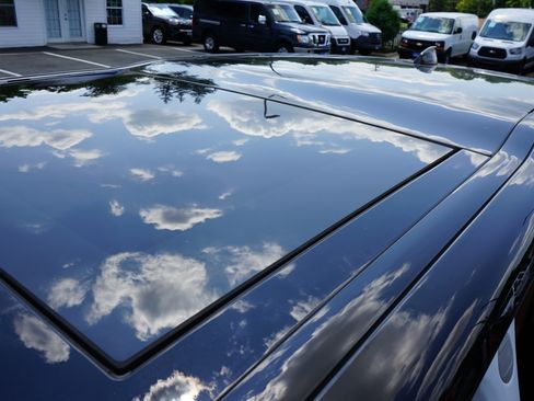 Used 2020 Land Rover Discovery HSE image 23