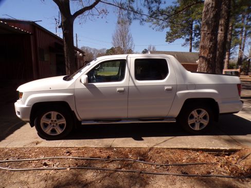 Used 2014 Honda Ridgeline Sport image 4