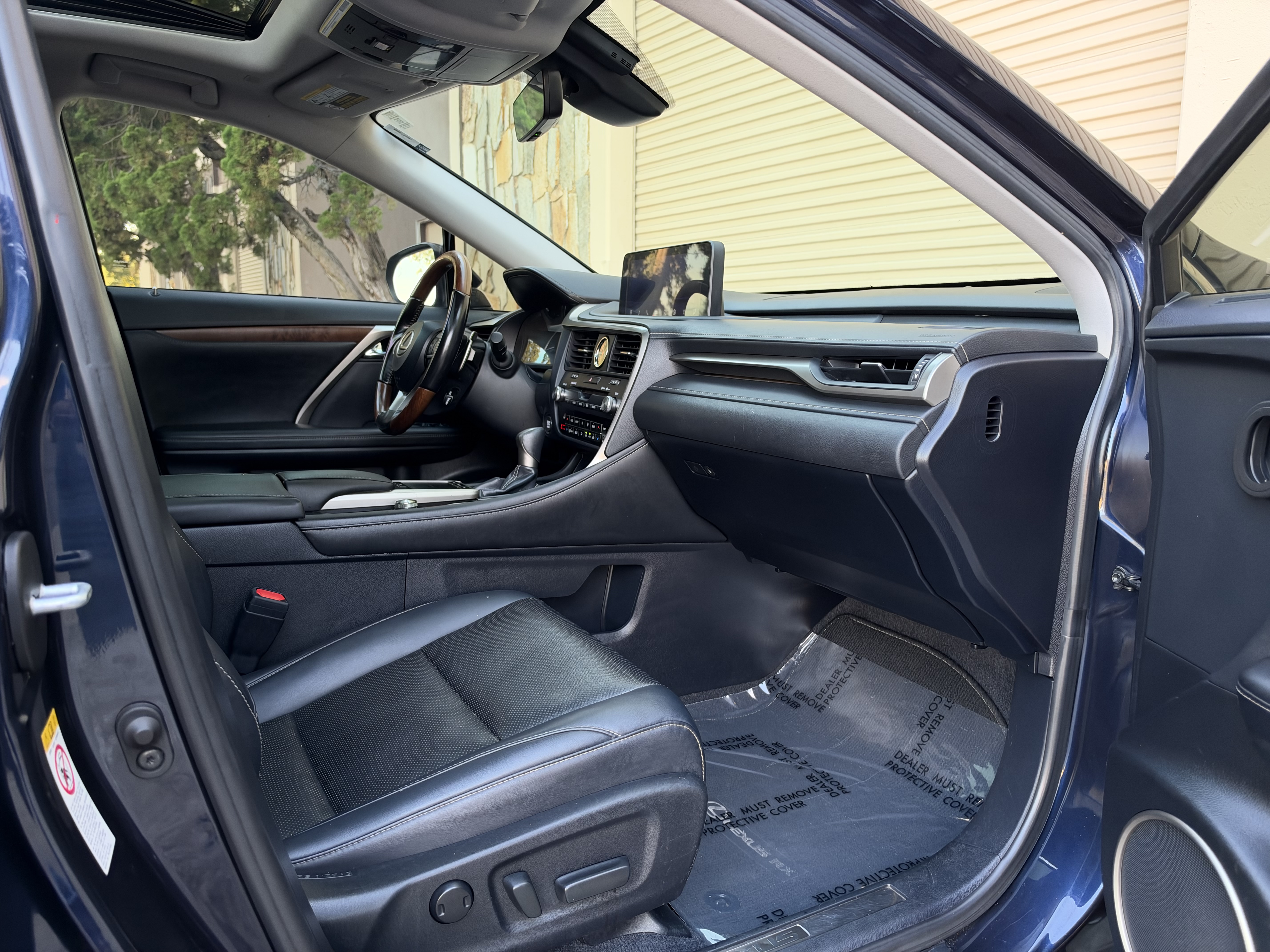 Used 2020 Lexus RX 350L FWD w/ Premium Package image 11