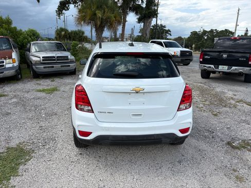 Used 2018 Chevrolet Trax AWD LS image 4