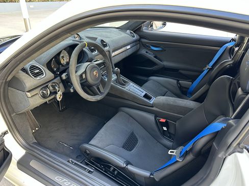 Used 2024 Porsche 718 Cayman GT4 RS image 10