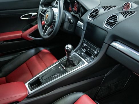 Used 2023 Porsche 718 Cayman image 31