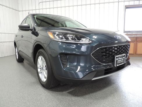 Used 2022 Ford Escape SE image 6