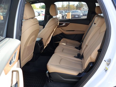 Used 2021 Audi Q7 3.0T Prestige image 16