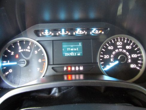 Used 2020 Ford F150 XLT image 16