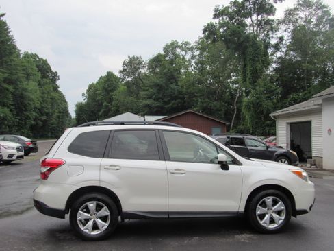 Used 2015 Subaru Forester 2.5i Premium AWD/4WD image 8