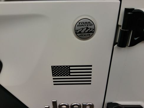 Used 2018 Jeep Wrangler Unlimited Sport image 18