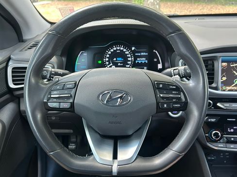 Used 2018 Hyundai Ioniq Hybrid Limited w/ Ultimate Pkg FWD image 11